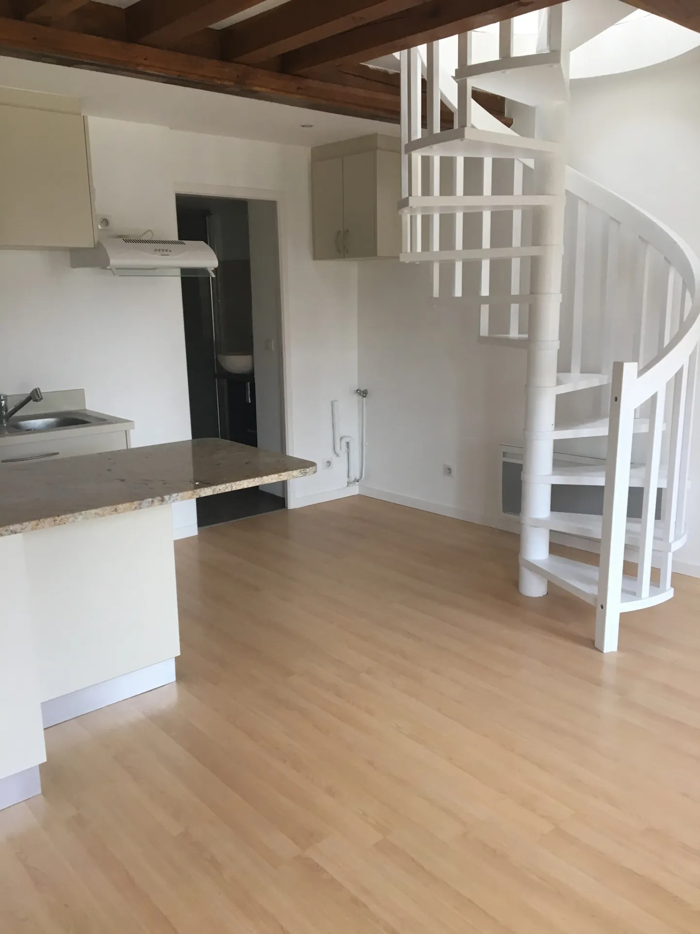 Charmant appartement T2 duplex à Caen Centre, rénové et lumineux 