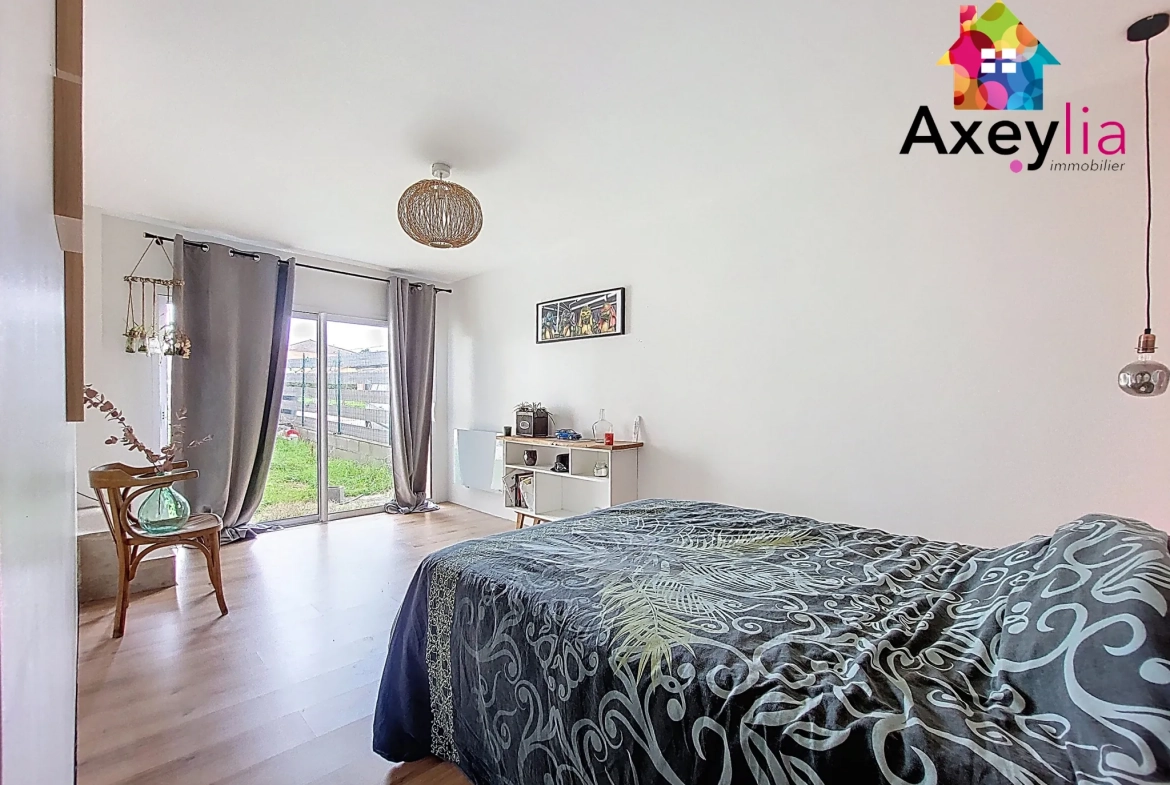 Maison rénovée de 4 chambres à Lentigny avec terrain et dépendances 