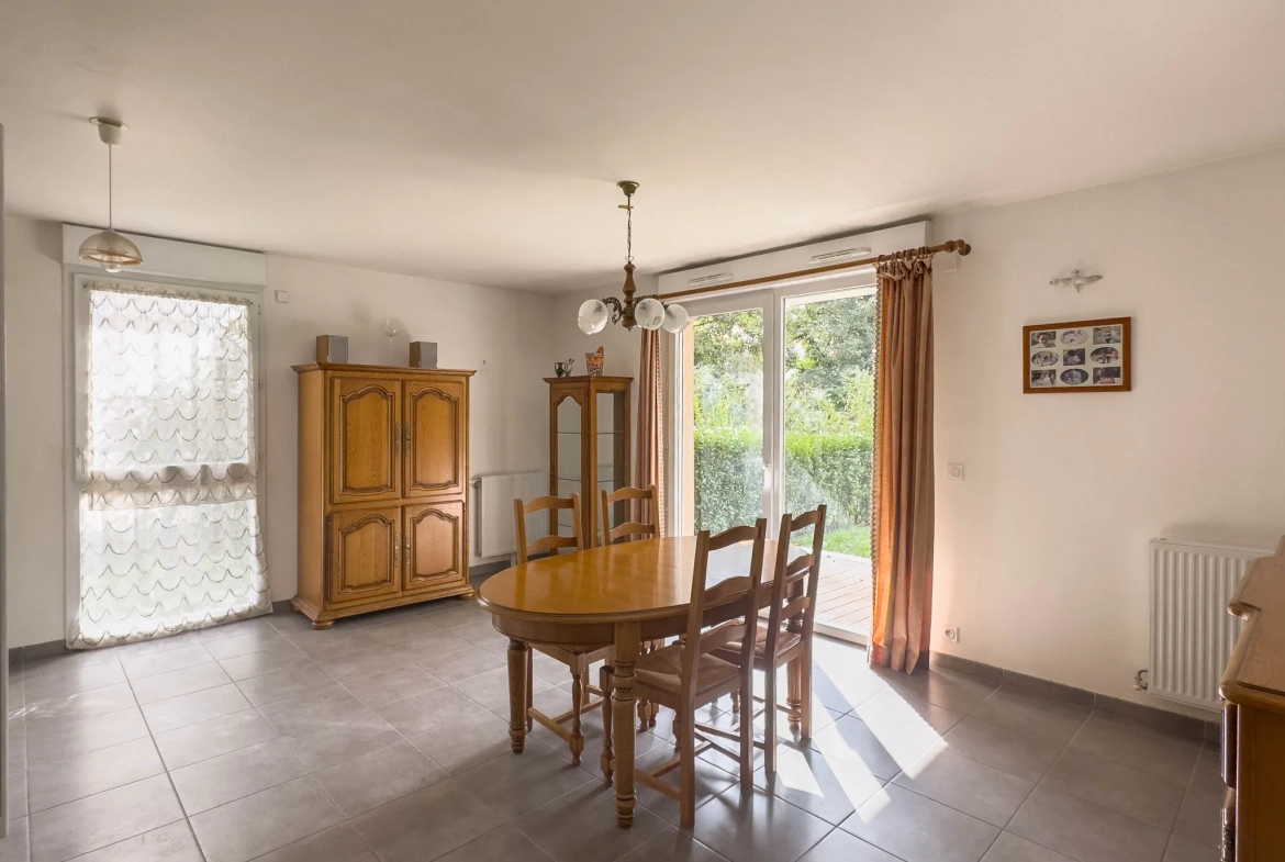 Appartement 3 pièces en rez-de-jardin à Montlignon avec jardin privatif et parking 