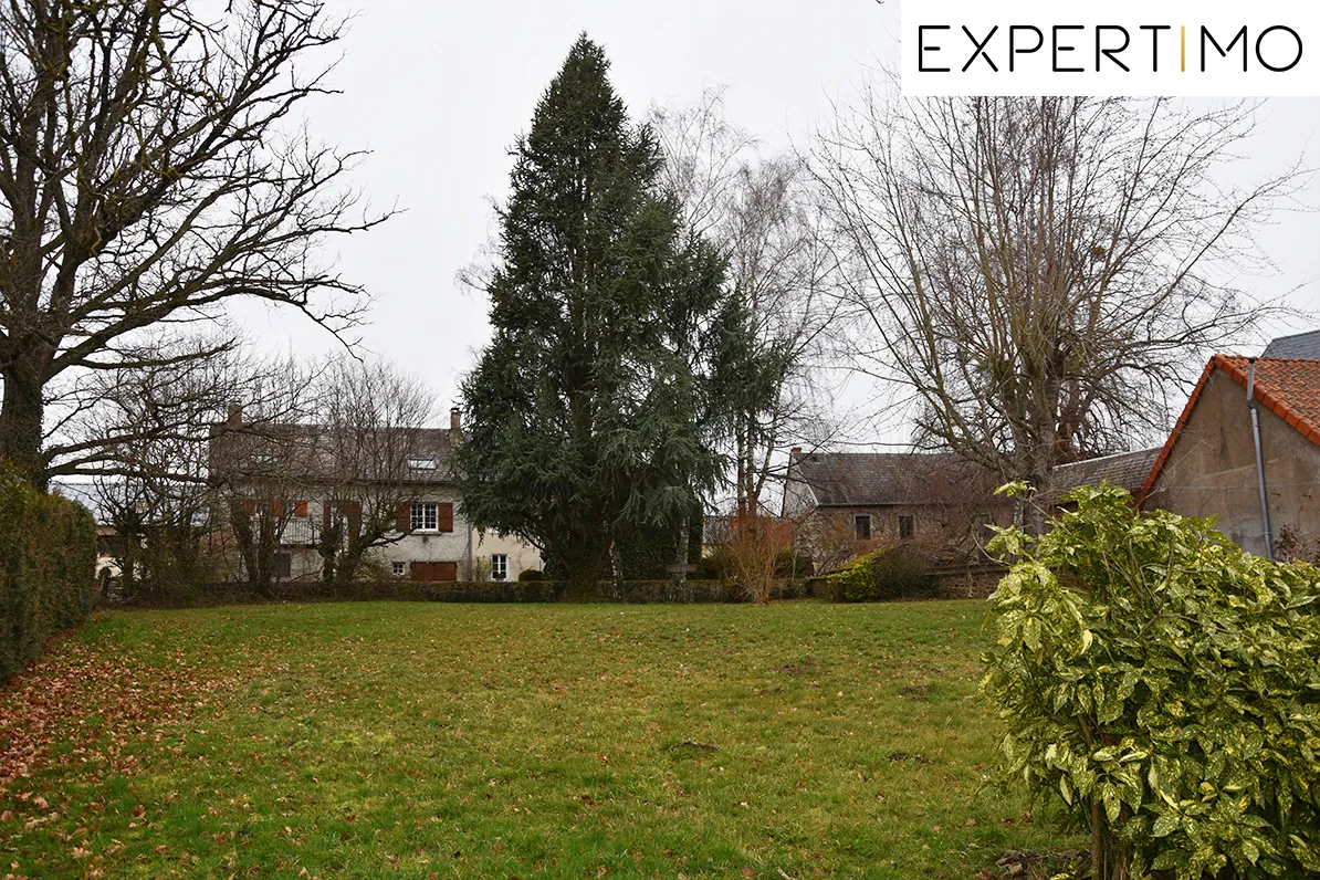 Maison à Neuf-Église de 126 m² avec grand terrain à vendre 