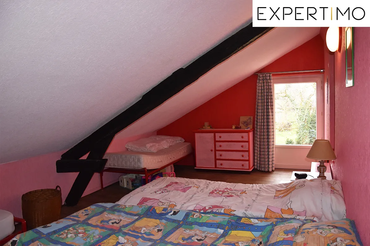 Maison à Neuf-Église de 126 m² avec grand terrain à vendre 