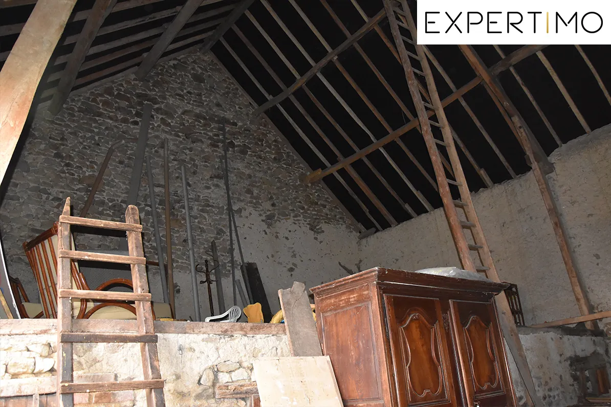 Maison à Neuf-Église de 126 m² avec grand terrain à vendre 