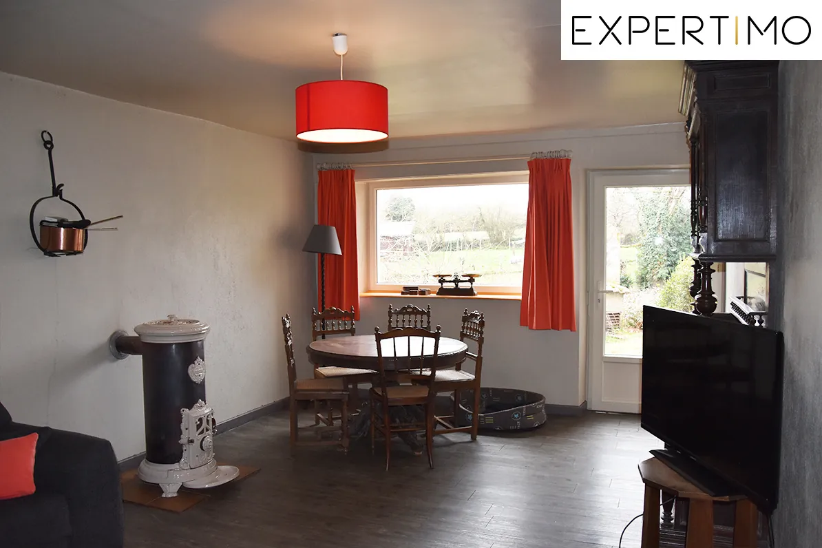 Maison à Neuf-Église de 126 m² avec grand terrain à vendre 