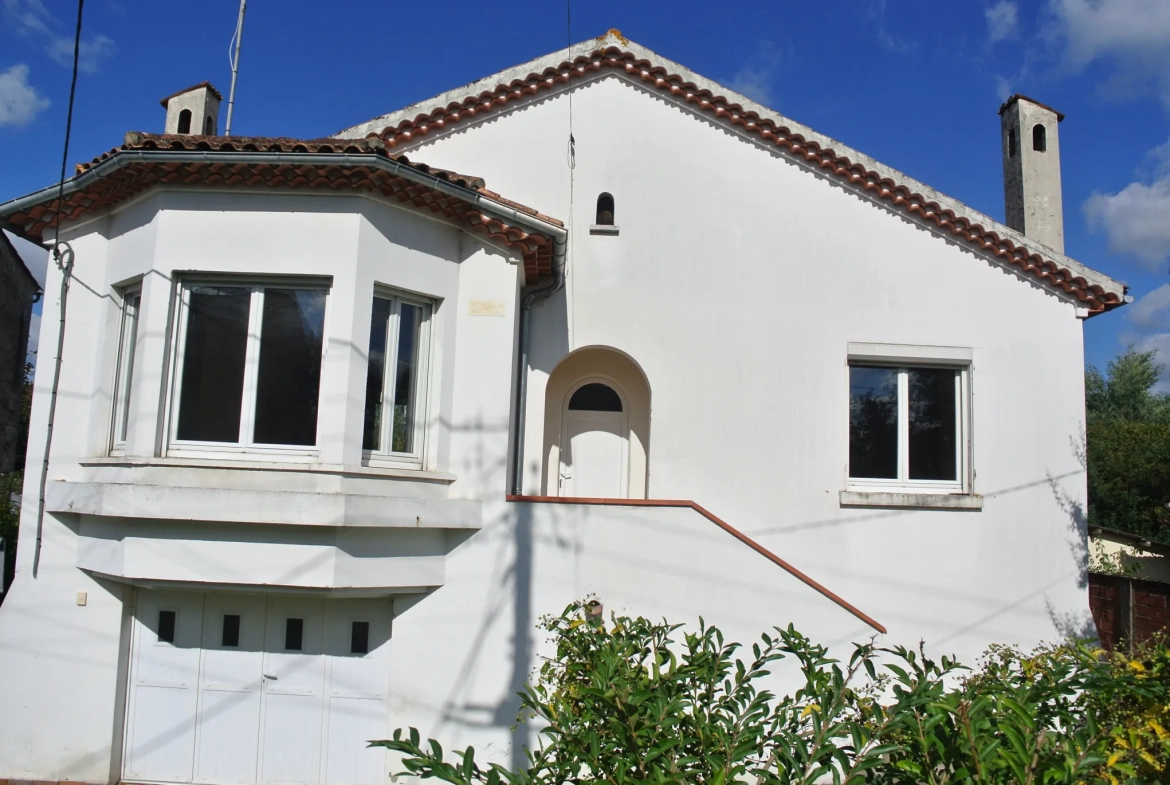 Maison individuelle avec jardin clos à Marmande, proche du centre-ville 