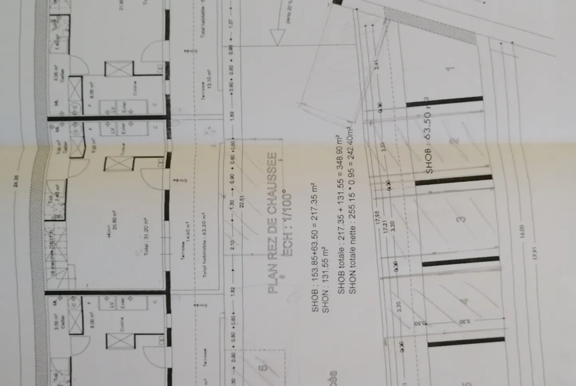 Appartement T3 duplex avec terrasse, parking et cellier à Calvisson 