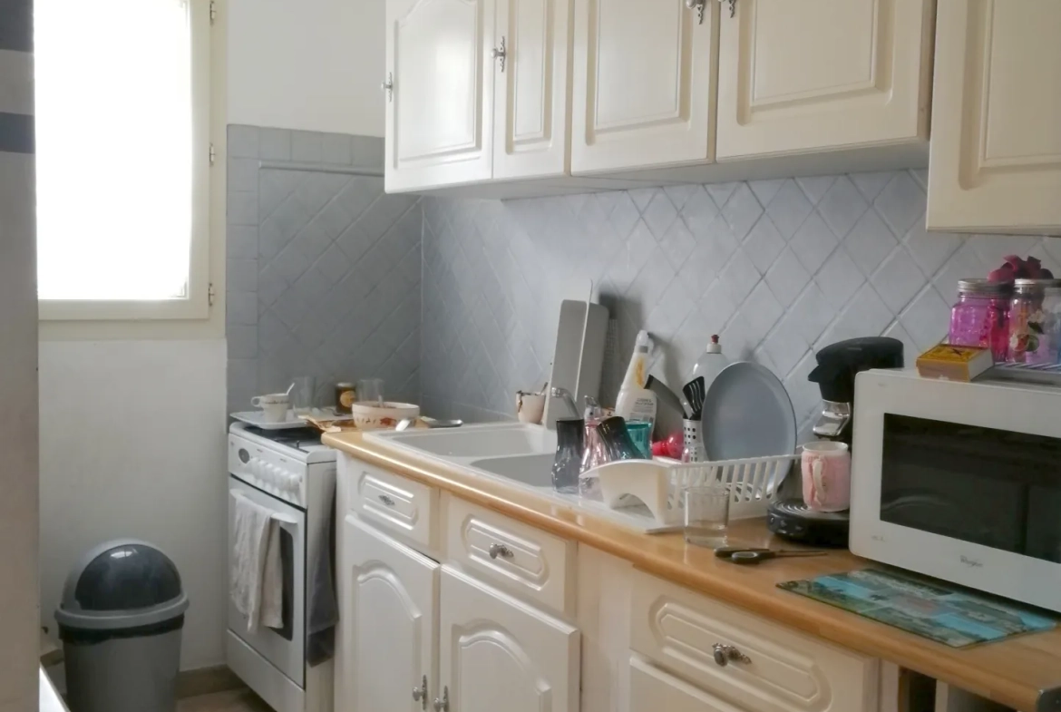 Appartement T3 duplex avec terrasse, parking et cellier à Calvisson 