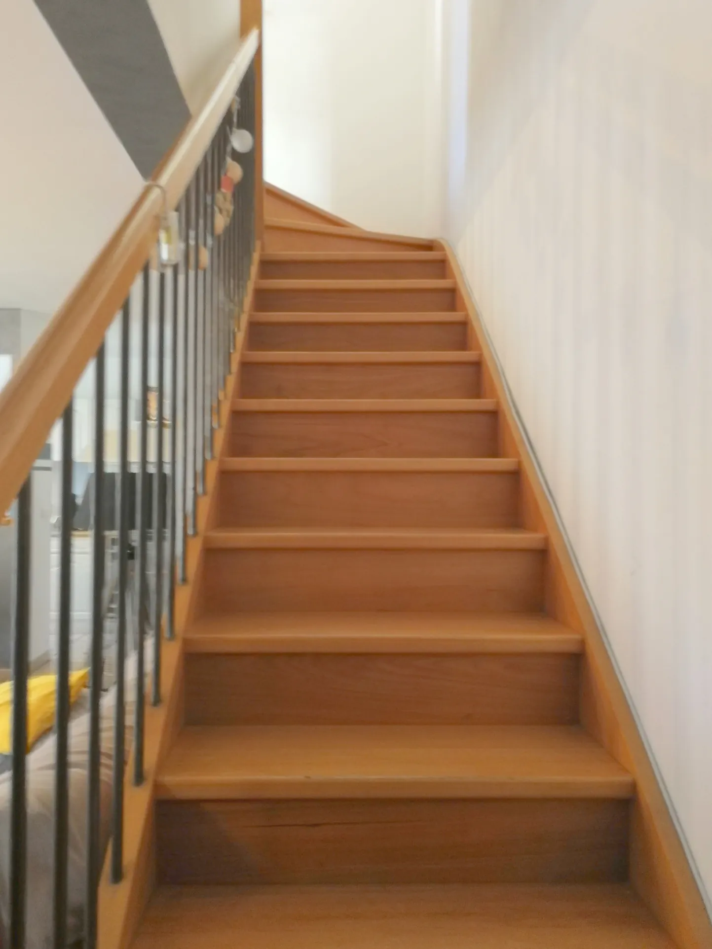 Appartement T3 duplex avec terrasse, parking et cellier à Calvisson 