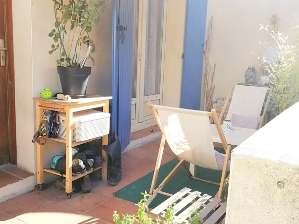 Appartement T3 duplex avec terrasse, parking et cellier à Calvisson