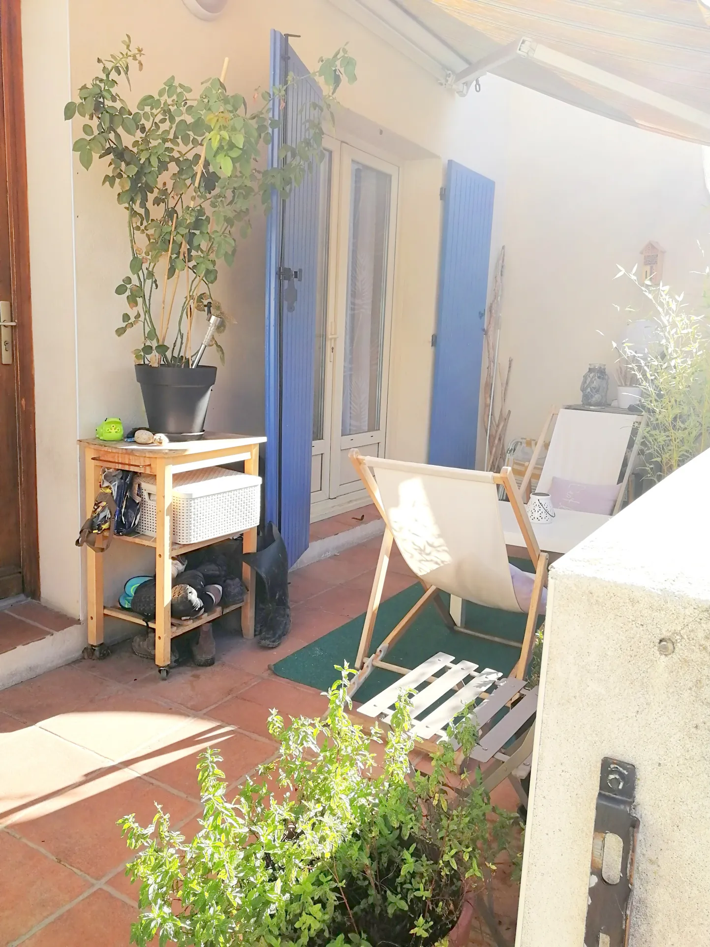 Appartement T3 duplex avec terrasse, parking et cellier à Calvisson 