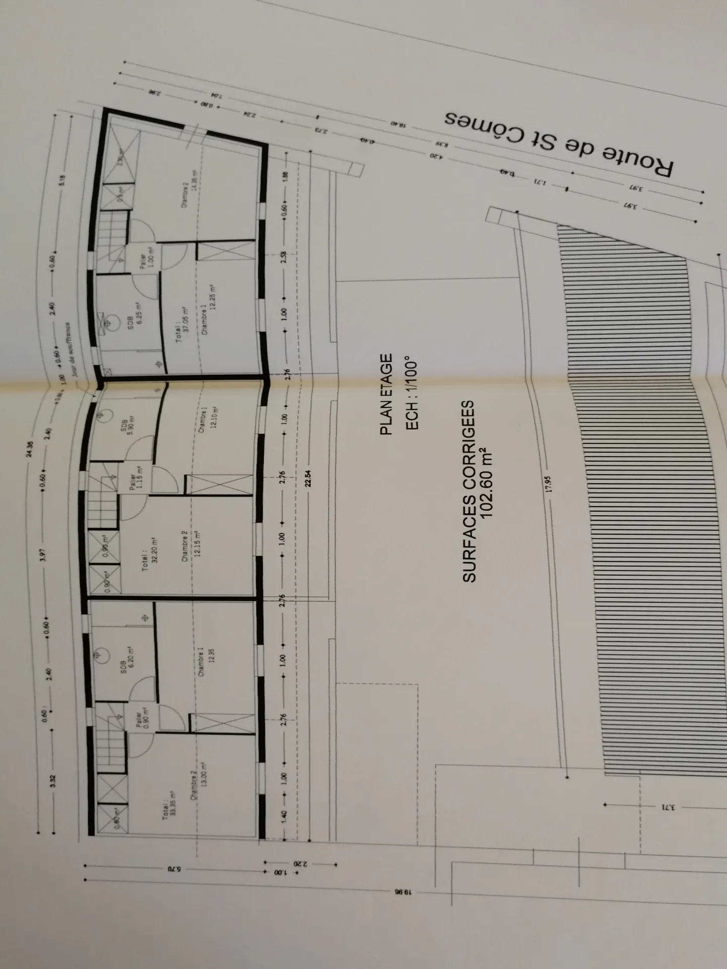 Appartement T3 duplex avec terrasse, parking et cellier à Calvisson 