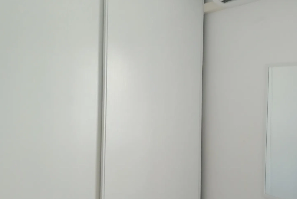 Appartement T3 duplex avec terrasse, parking et cellier à Calvisson 