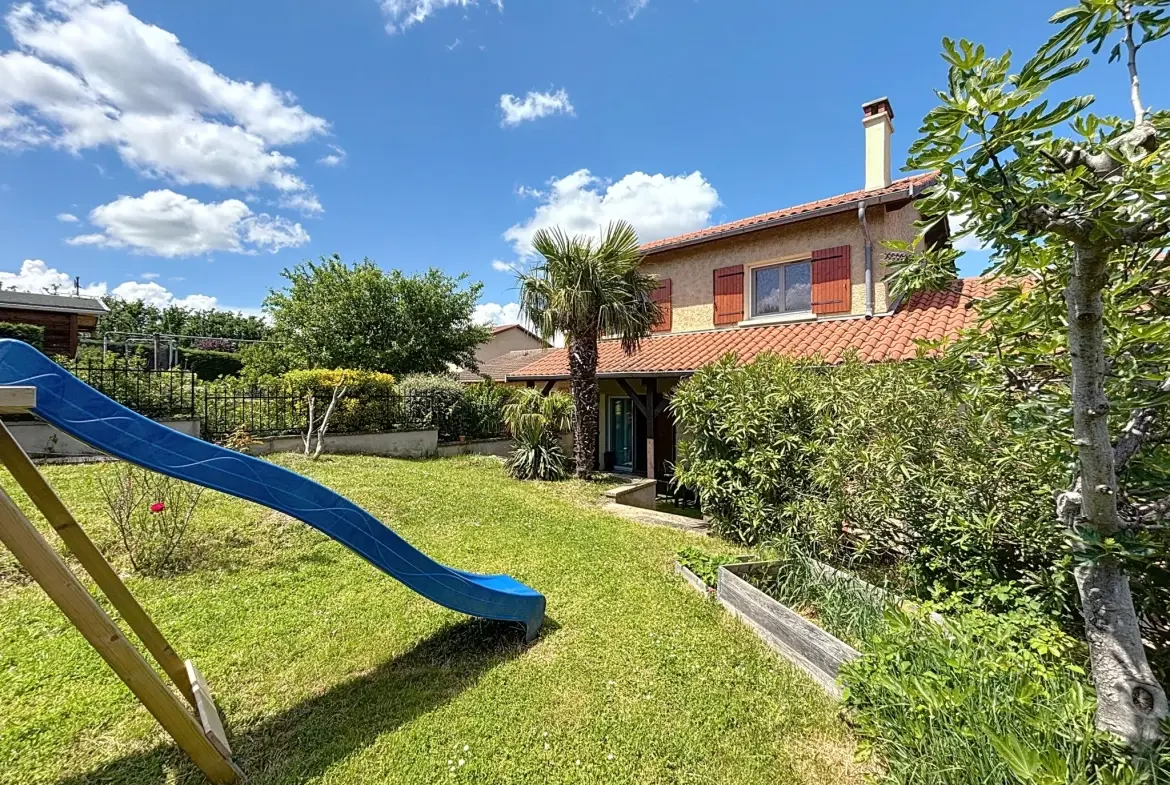 Maison à Givors de 96 m² avec jardin, garage et terrasse dans secteur calme 