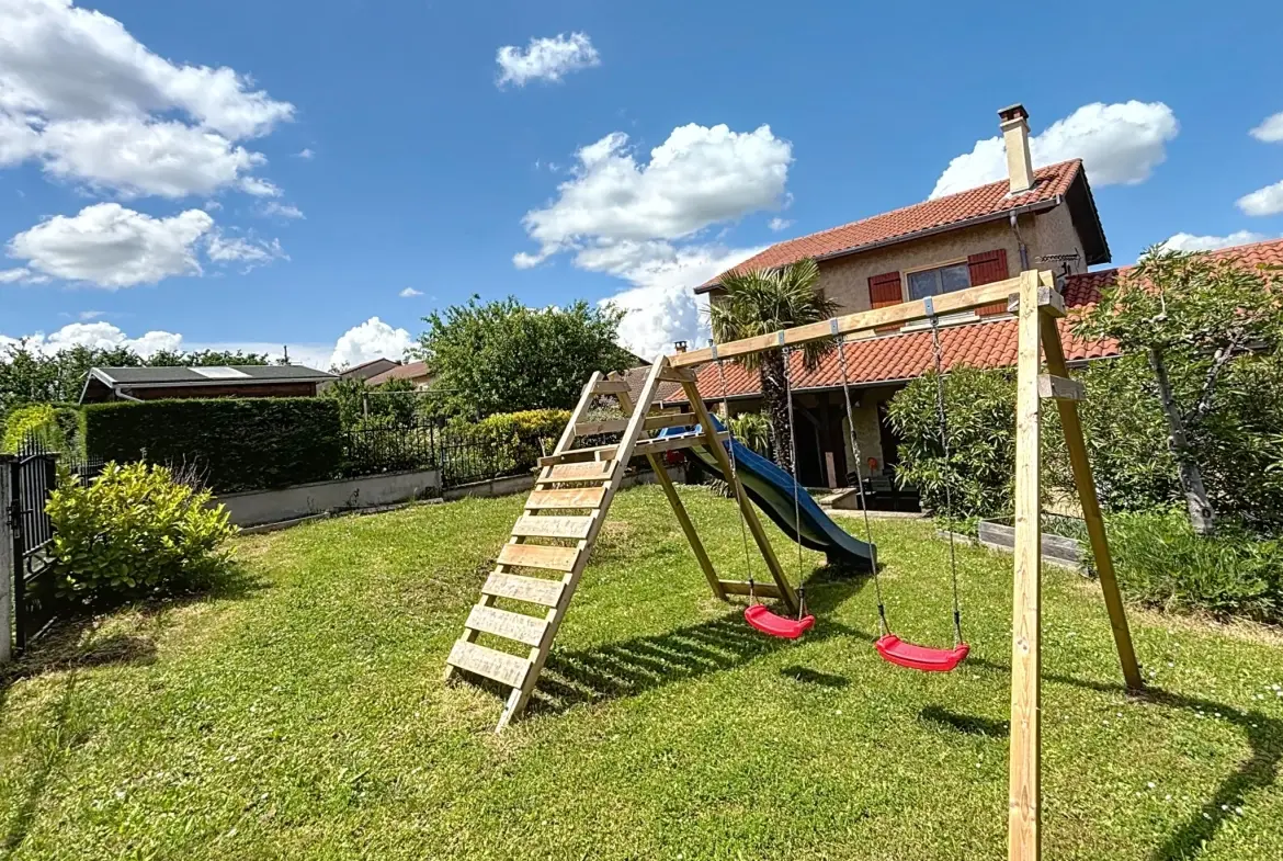 Maison à Givors de 96 m² avec jardin, garage et terrasse dans secteur calme 