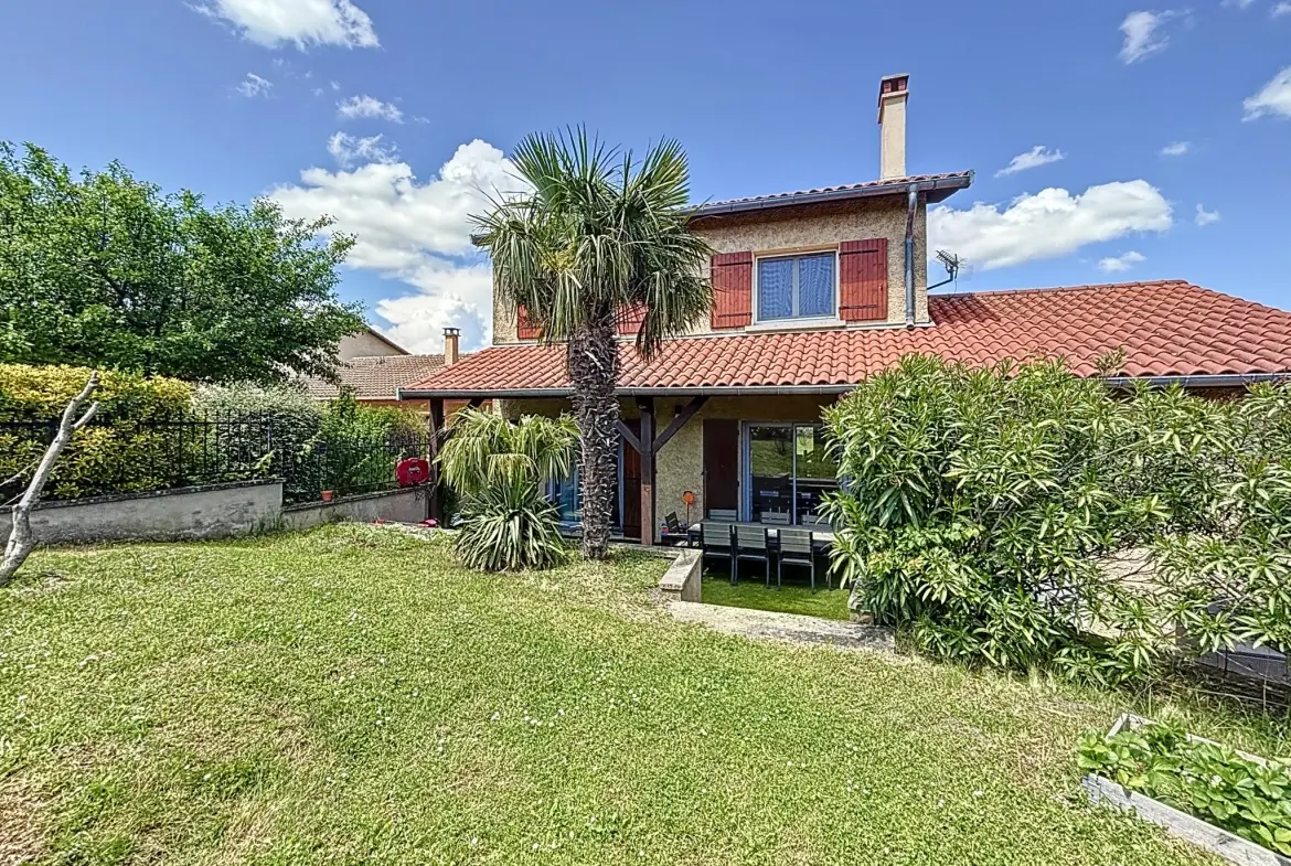 Maison à Givors de 96 m² avec jardin, garage et terrasse dans secteur calme 