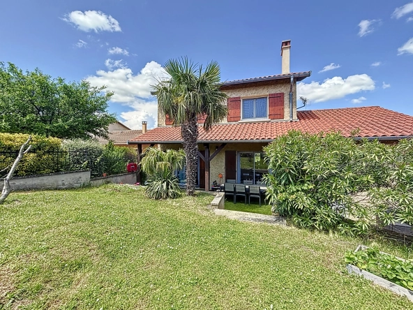 Maison à Givors de 96 m² avec jardin, garage et terrasse dans secteur calme