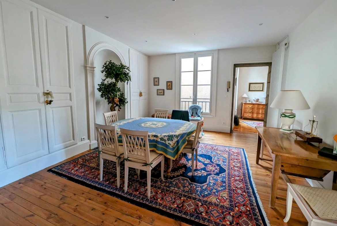 Appartement T6 de 148 m² à Clermont-Ferrand, secteur Plateau Central, idéal famille 