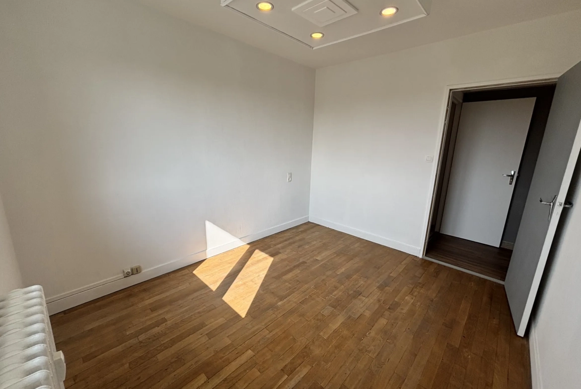 Appartement lumineux de 74,79 m² avec balcon à Cusset - Proche commerces 