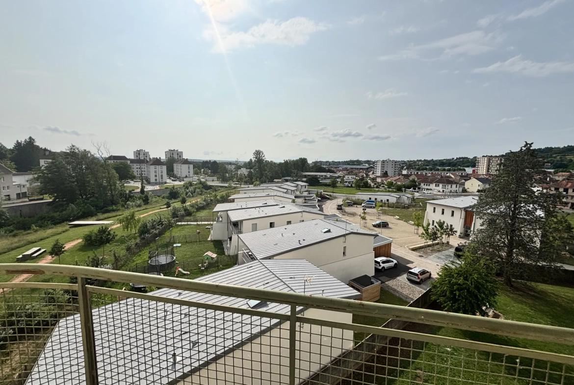 Appartement lumineux de 74,79 m² avec balcon à Cusset - Proche commerces 