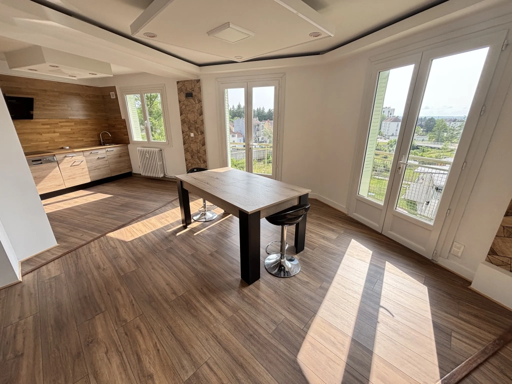 Appartement lumineux de 74,79 m² avec balcon à Cusset - Proche commerces
