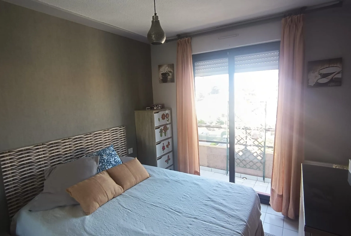 Appartement T2 lumineux de 48 m² avec balcon et garage à Perpignan 