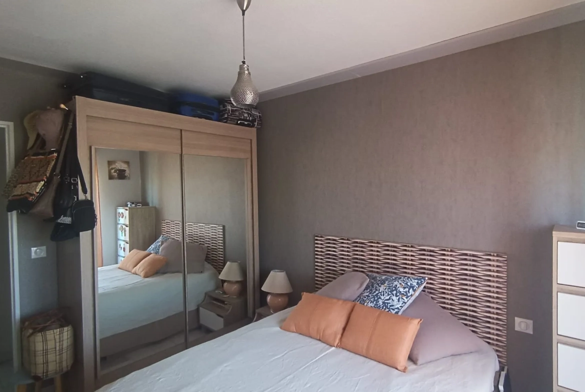 Appartement T2 lumineux de 48 m² avec balcon et garage à Perpignan 