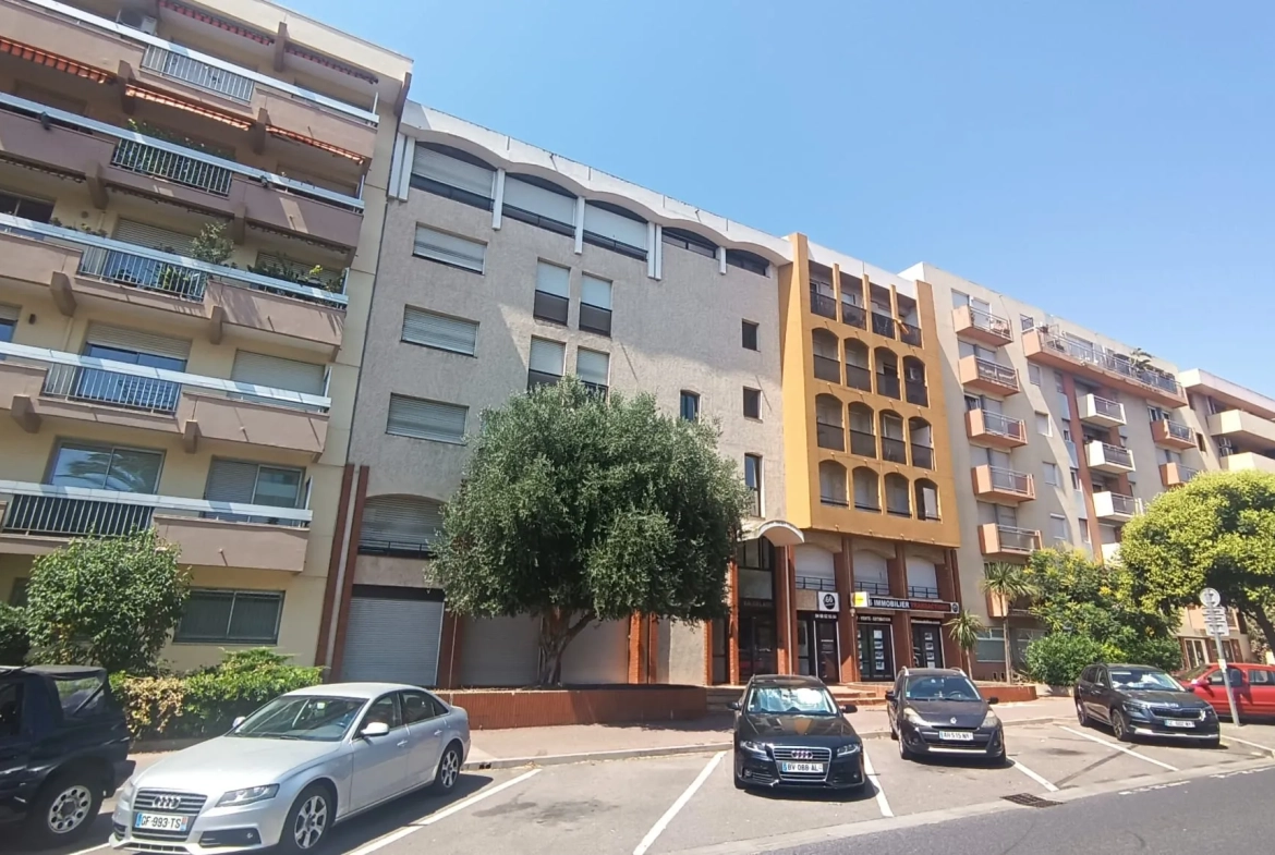 Appartement T2 lumineux de 48 m² avec balcon et garage à Perpignan 