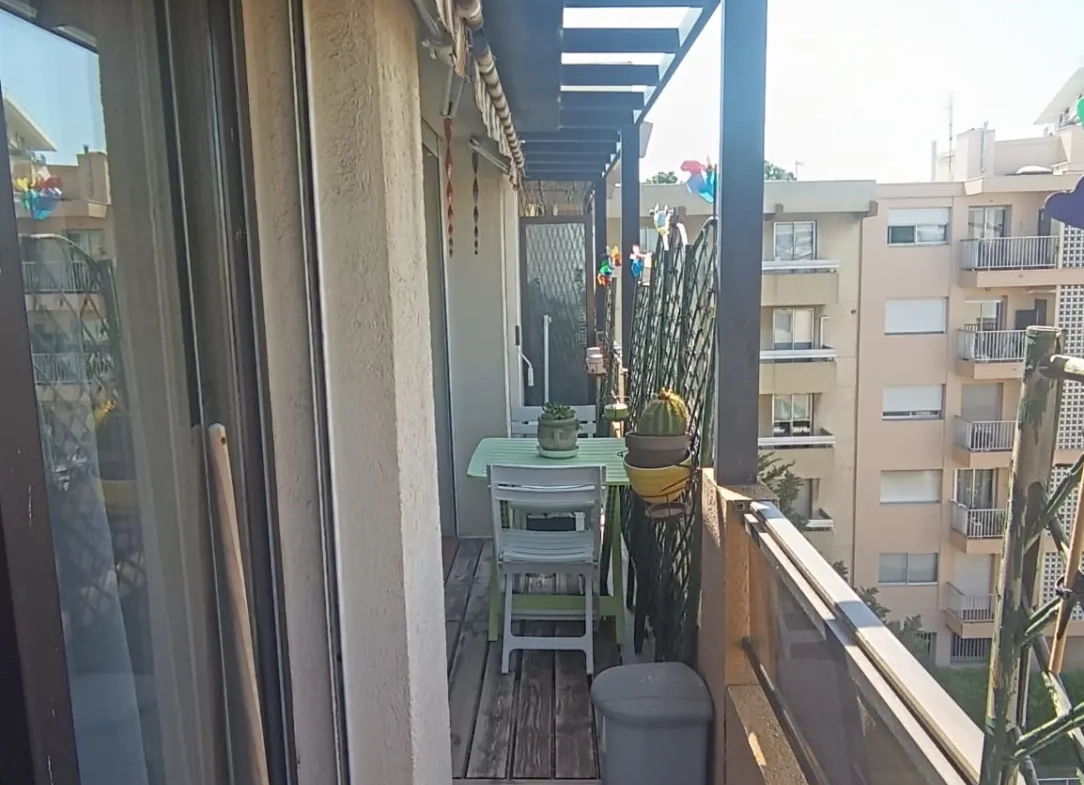 Appartement T2 lumineux de 48 m² avec balcon et garage à Perpignan 