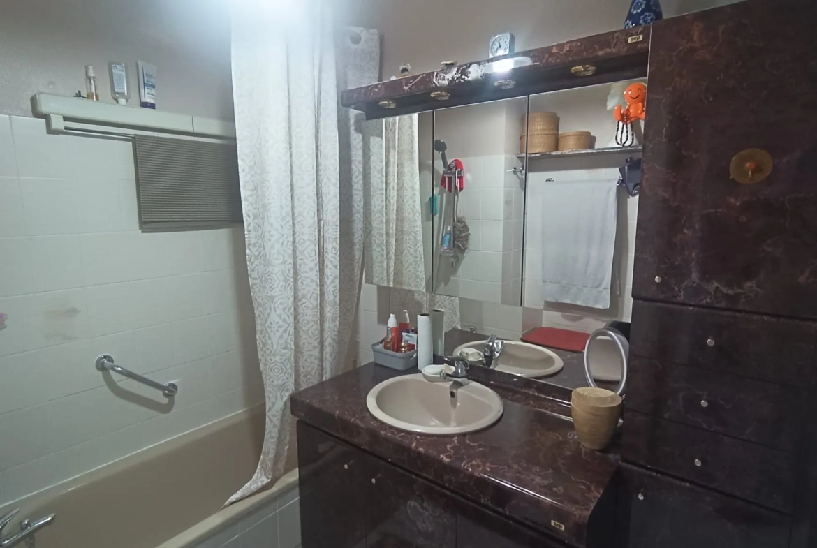 Appartement T2 lumineux de 48 m² avec balcon et garage à Perpignan 