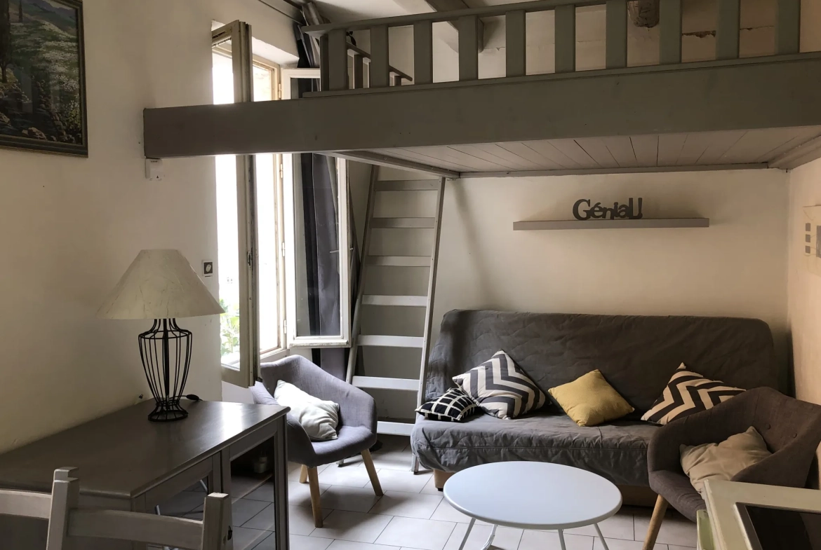 Studio meublé de 20m² à Sanary sur Mer, idéal pied-à-terre en centre-ville 