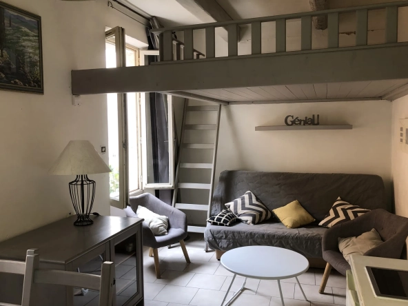Studio meublé de 20m² à Sanary sur Mer, idéal pied-à-terre en centre-ville