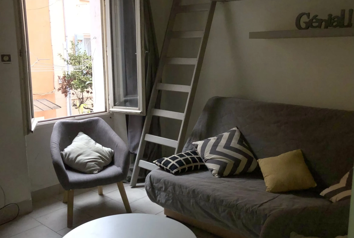 Studio meublé de 20m² à Sanary sur Mer, idéal pied-à-terre en centre-ville 