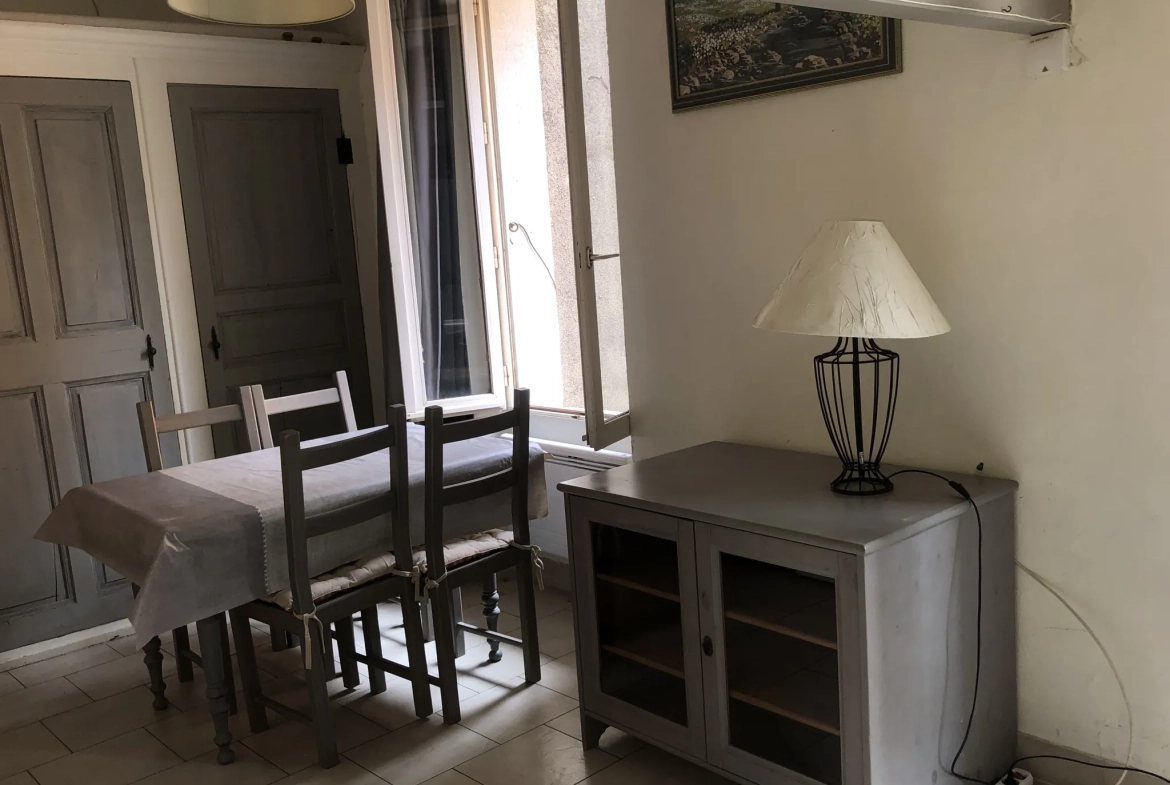 Studio meublé de 20m² à Sanary sur Mer, idéal pied-à-terre en centre-ville 