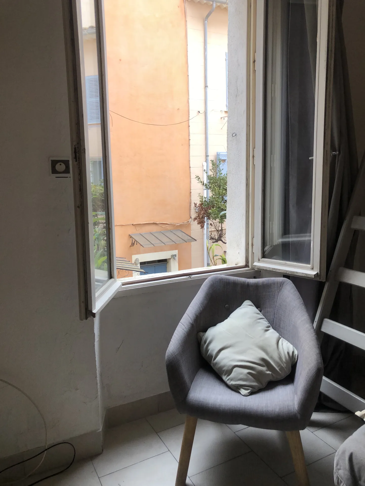 Studio meublé de 20m² à Sanary sur Mer, idéal pied-à-terre en centre-ville 