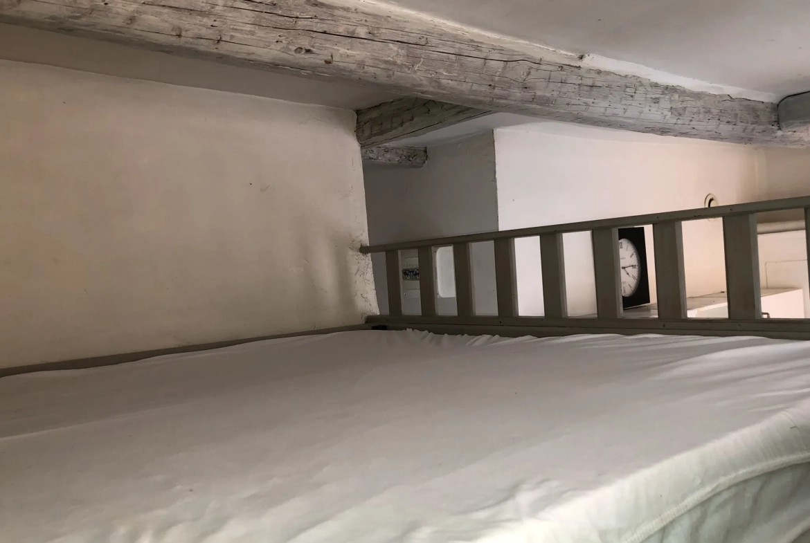 Studio meublé de 20m² à Sanary sur Mer, idéal pied-à-terre en centre-ville 