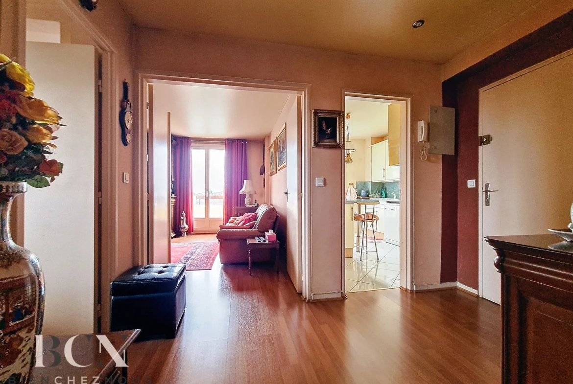 Appartement de 4 pièces avec terrasse et vue sur l’Oise à Persan 