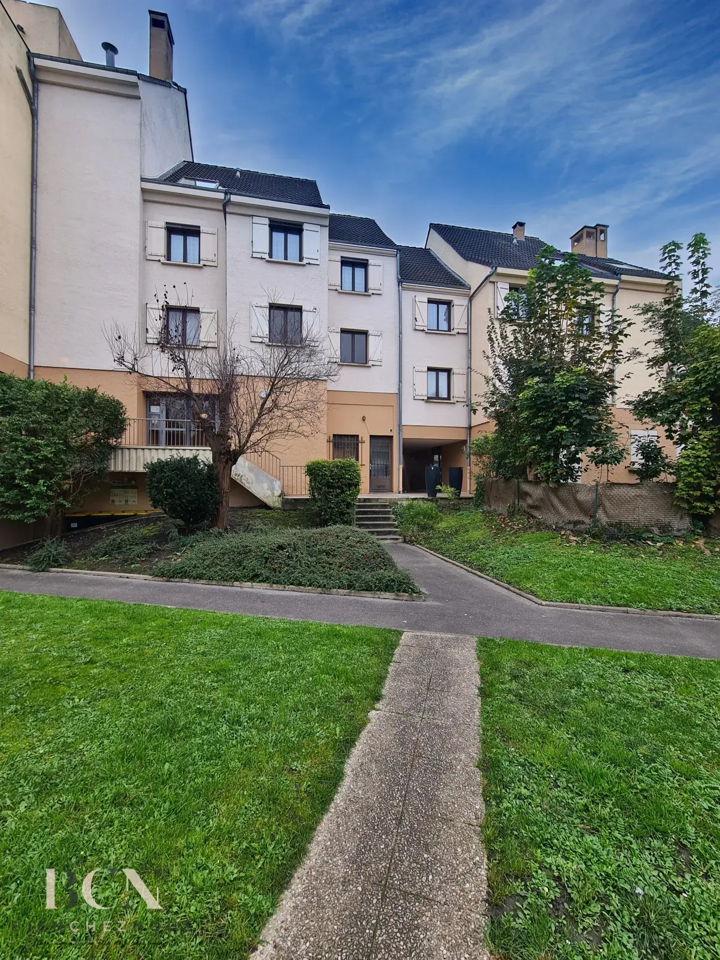 Appartement de 4 pièces avec terrasse et vue sur l’Oise à Persan 