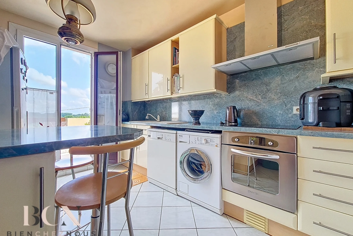 Appartement de 4 pièces avec terrasse et vue sur l’Oise à Persan 