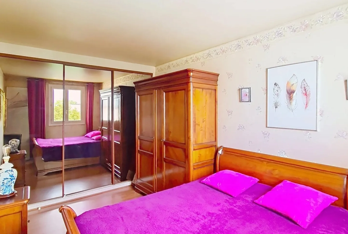 Appartement de 4 pièces avec terrasse et vue sur l’Oise à Persan 