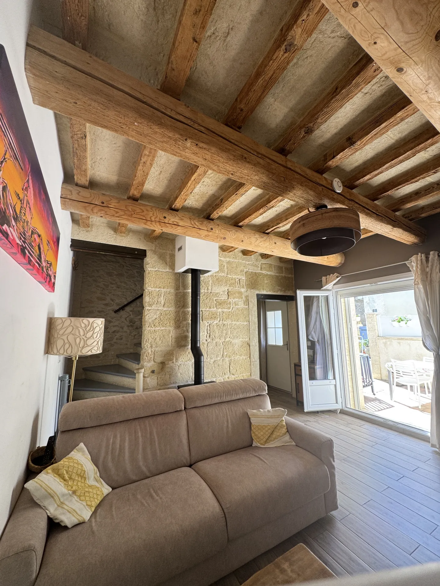 Maison de village rénovée de 88 m² avec cour et garage à Codognan 
