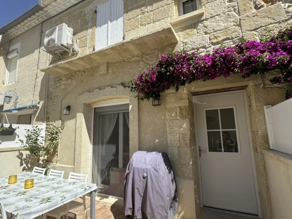 Maison de village rénovée de 88 m² avec cour et garage à Codognan