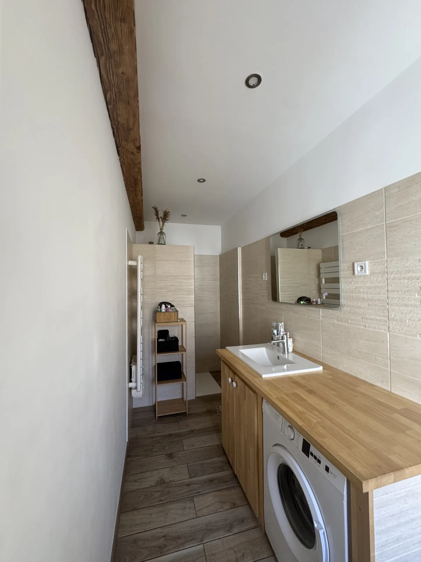 Maison de village rénovée de 88 m² avec cour et garage à Codognan 