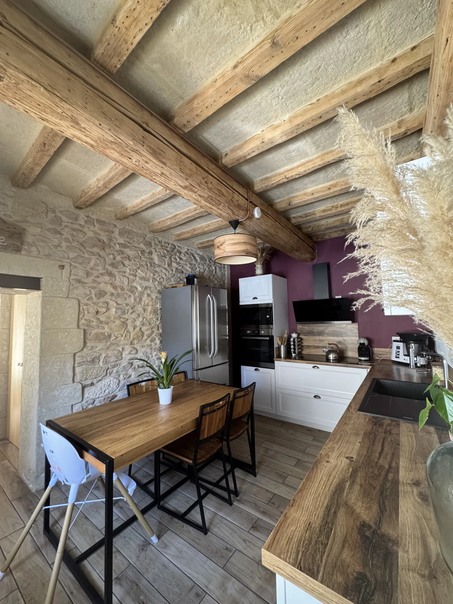 Maison de village rénovée de 88 m² avec cour et garage à Codognan 