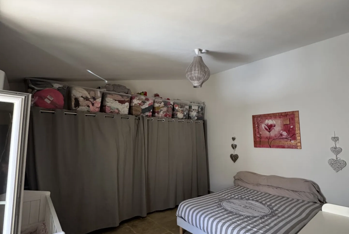 Maison de village rénovée de 88 m² avec cour et garage à Codognan 