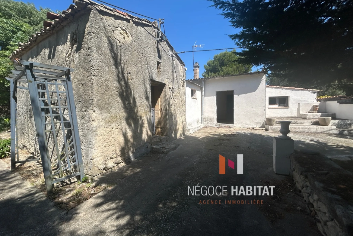 Opportunité rare : maison à rénover avec grand terrain à Sommières 