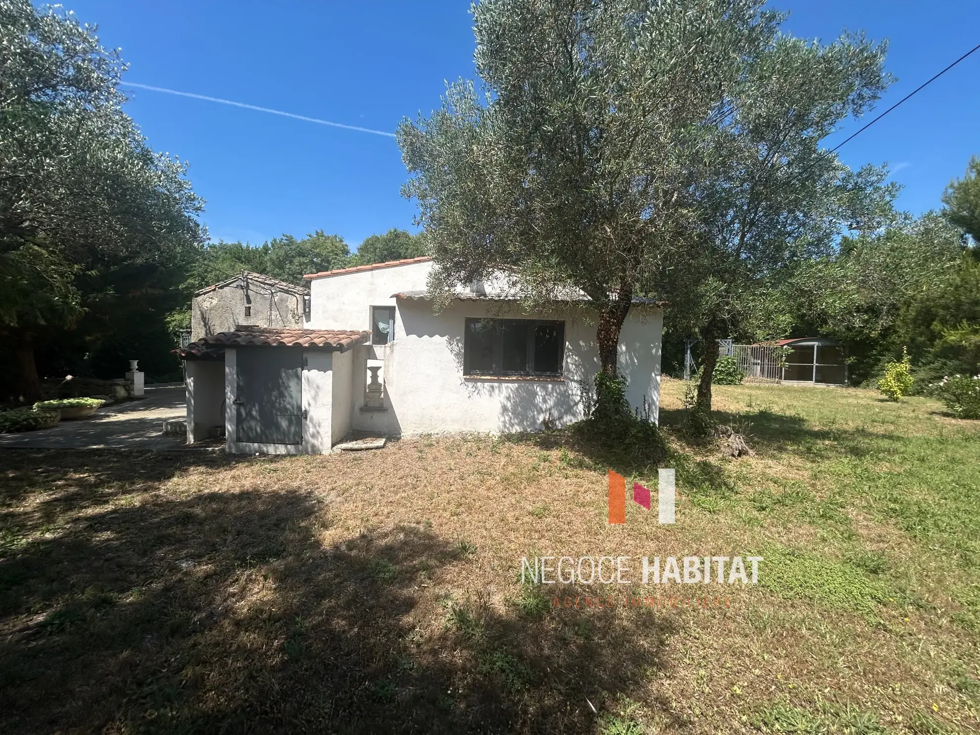 Opportunité rare : maison à rénover avec grand terrain à Sommières 