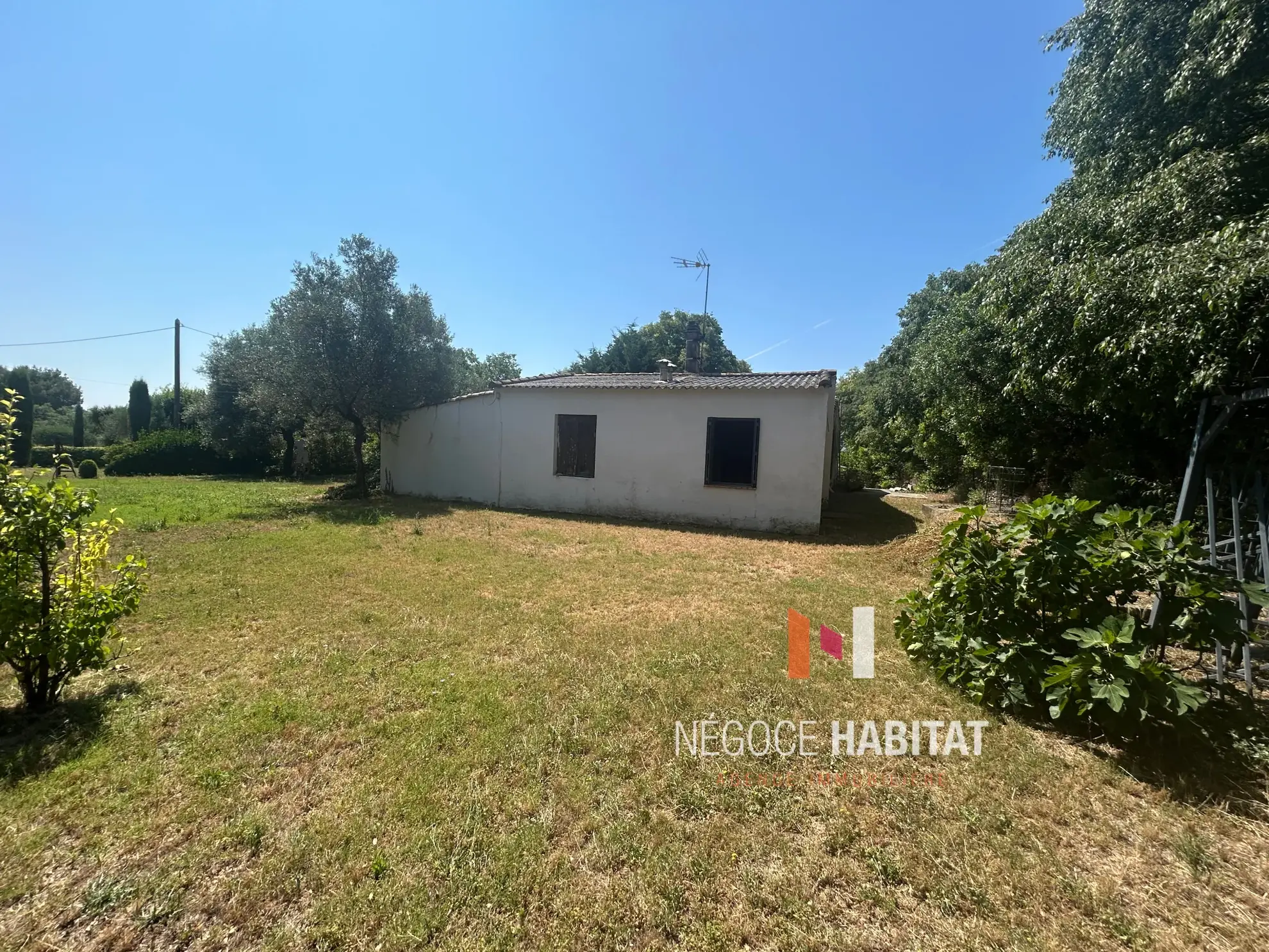 Opportunité rare : maison à rénover avec grand terrain à Sommières 
