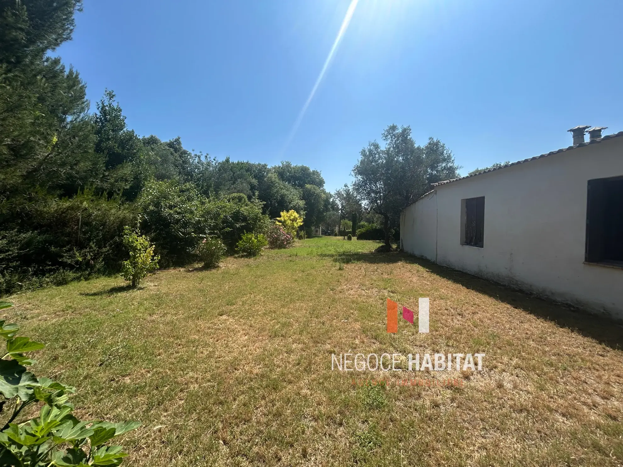 Opportunité rare : maison à rénover avec grand terrain à Sommières 