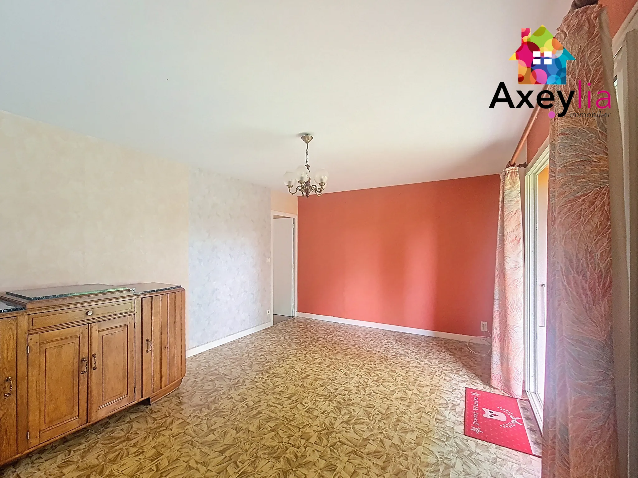 Maison familiale à vendre près de La Clayette avec garage et terrain arboré 
