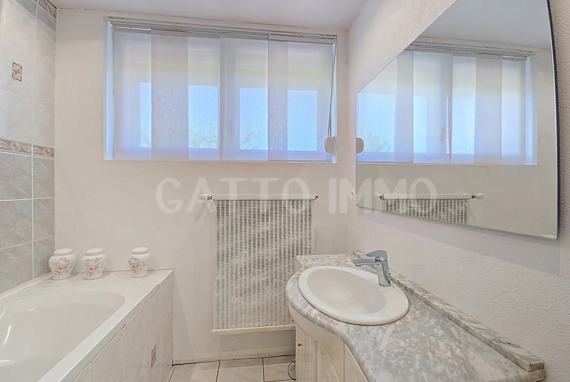 Maison à Pierrevillers de 95 m² avec jardin, garage et 3 chambres 