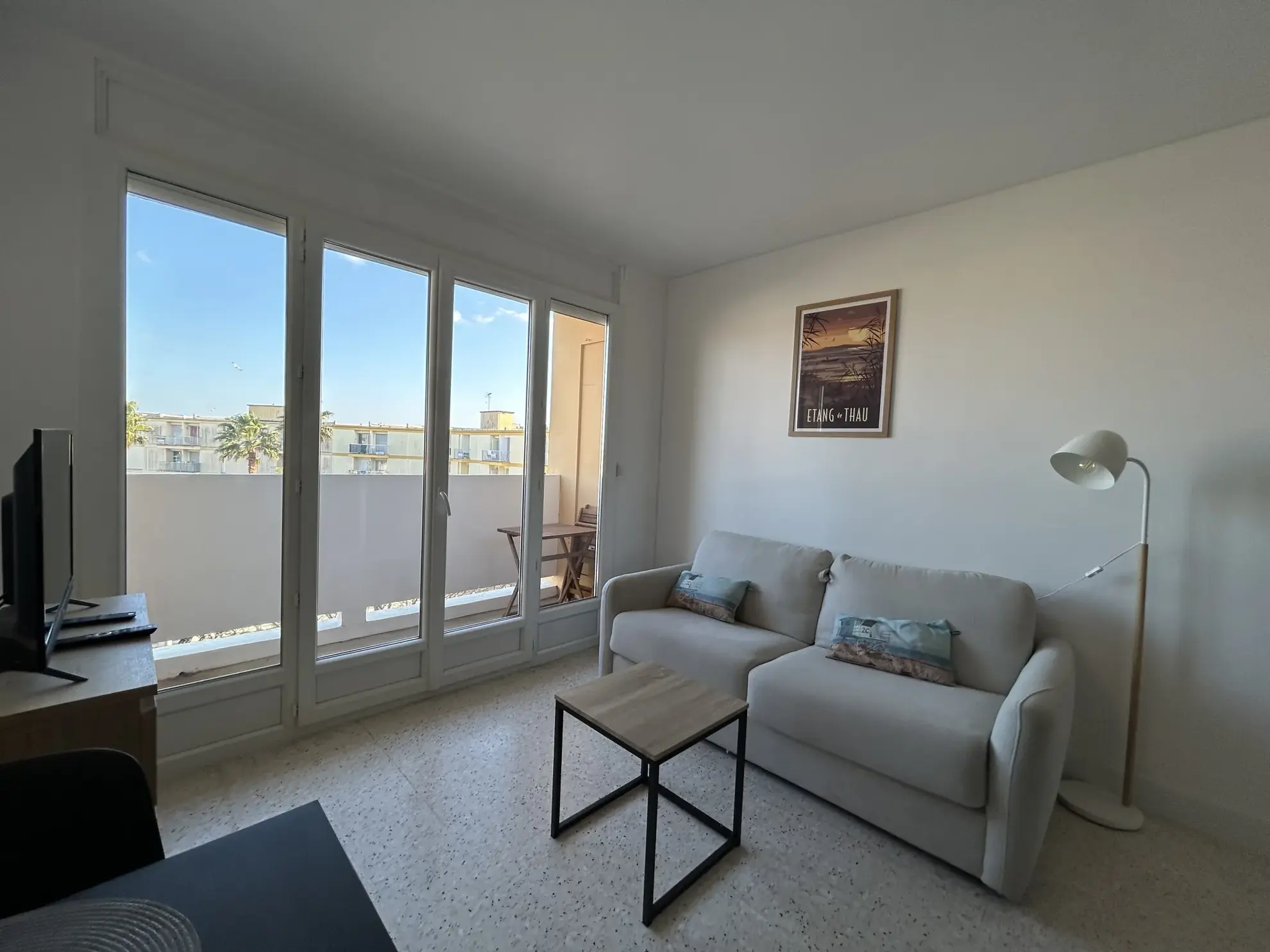 Studio à vendre à Balaruc-les-Bains avec terrasse et parking privé 